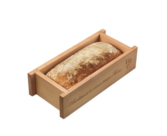 Knuspriges Brot in Brotbackform aus Holz